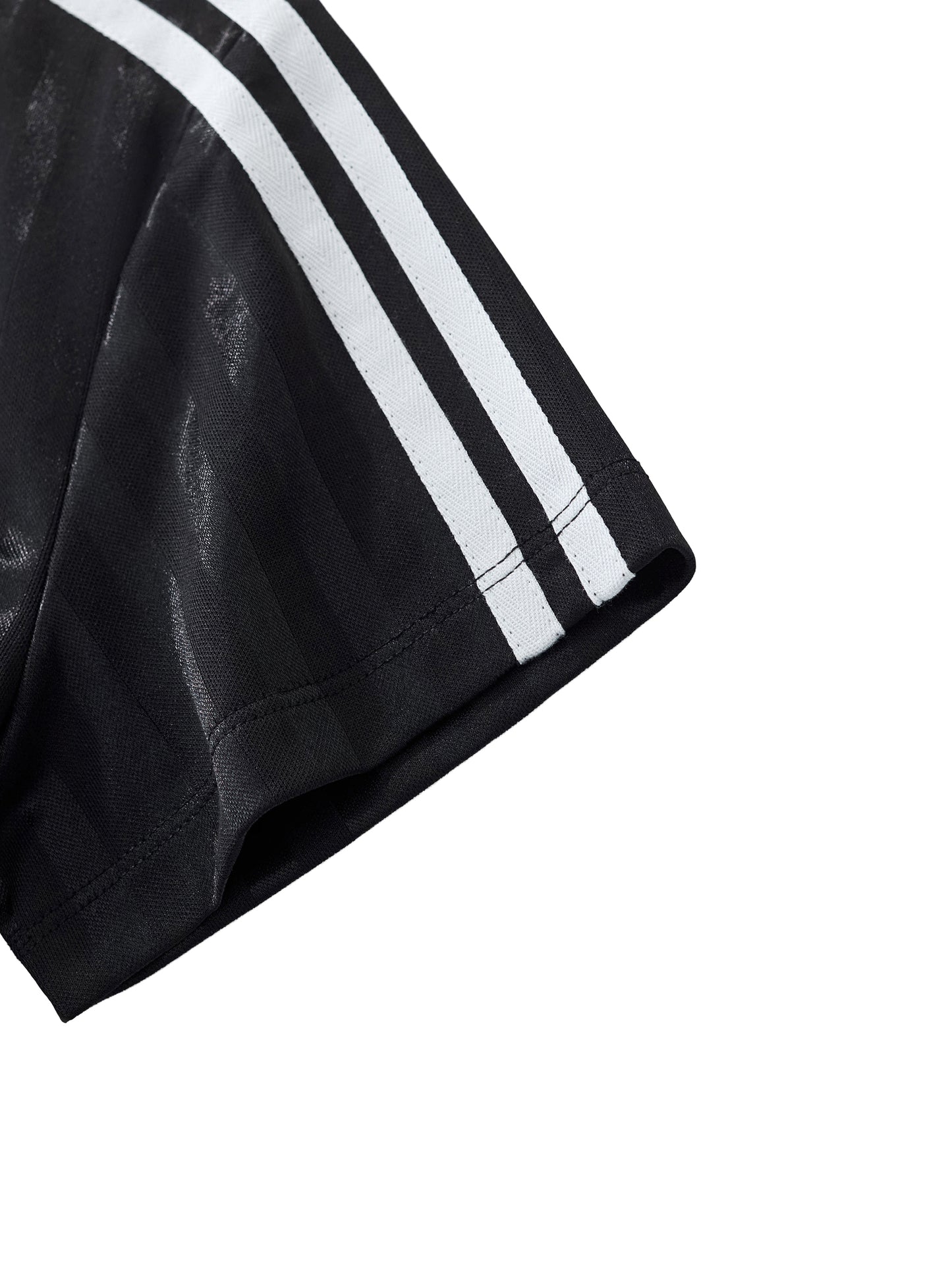 ODMPOD Egypt soccer crop top for women, sporty jersey designed for World Cup 2026, featuring Egypt flag and team logo.