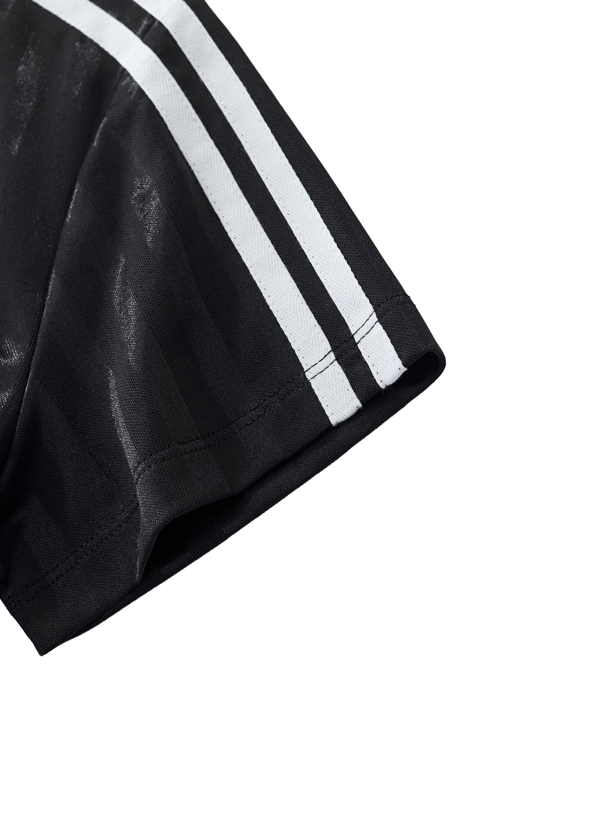 ODMPOD Egypt soccer crop top for women, sporty jersey designed for World Cup 2026, featuring Egypt flag and team logo.